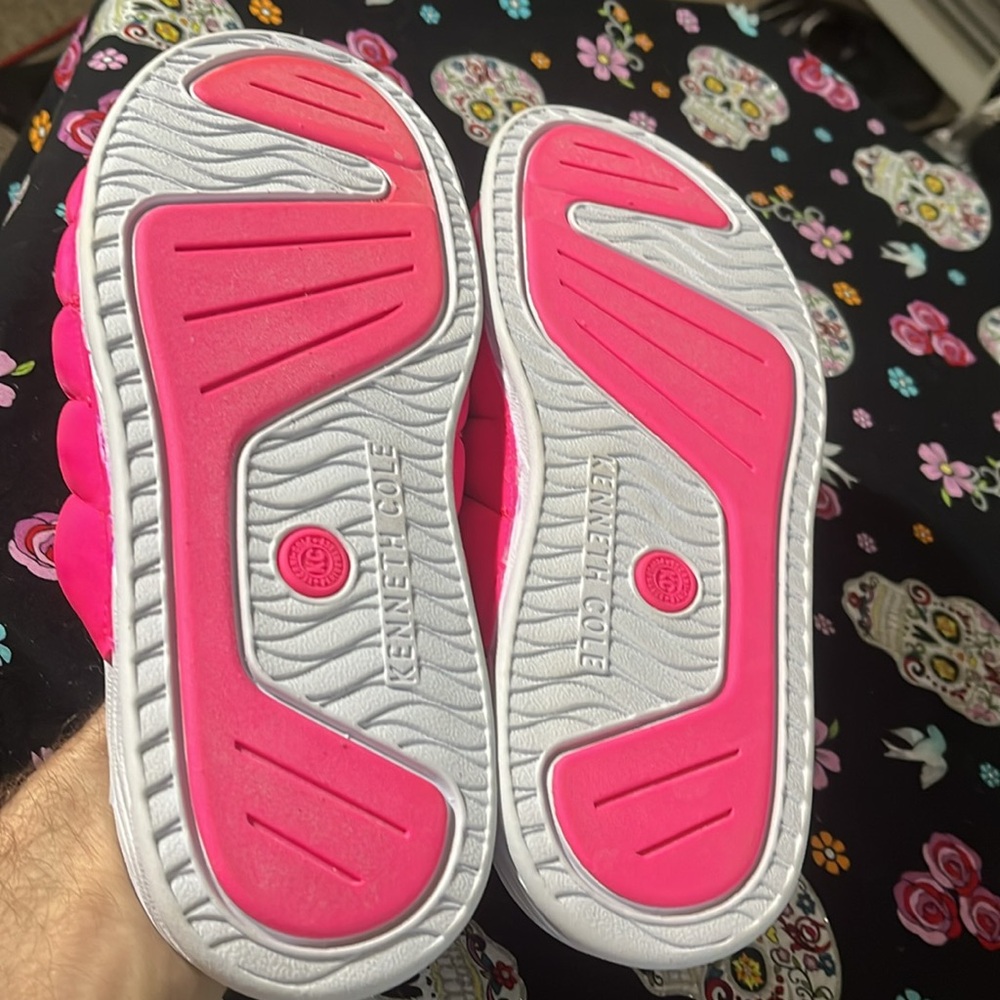 Kenneth Cole Women’s Pink Padded Slide Sandals | Size 8 | New Without Box - Picture 5 of 7